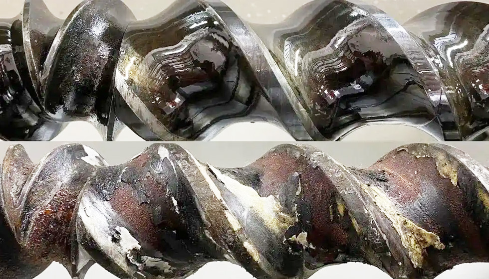 Cleaning of extruder screw